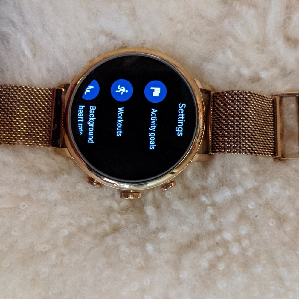 GEN 5 FOSSIL WATCH - Picture 2 of 11